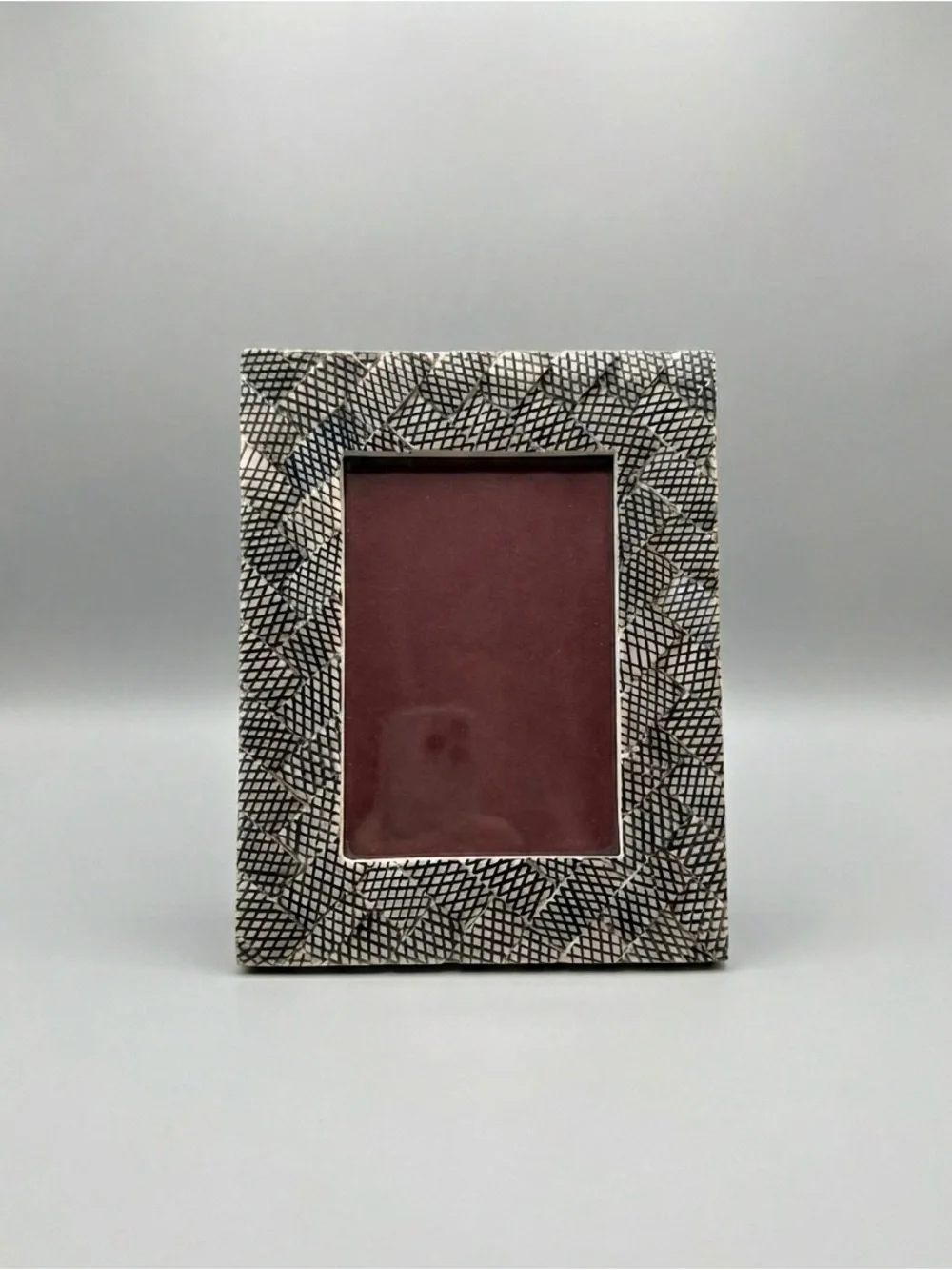 Tozai Home Handmade Inlay Photo Frame – Black & White Graphic Minimalism